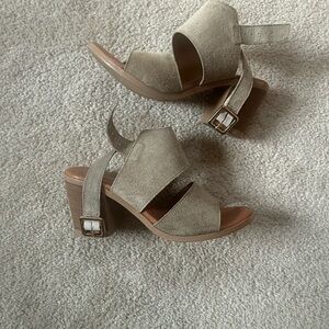 Elegant Suede Leather Block Heel Sandals size 8